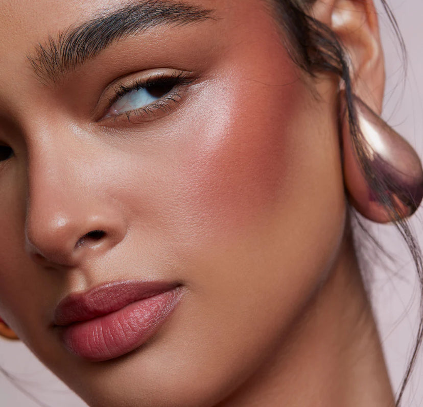 EXCLUSIVE ONLY MAJOR HEADLINES DOUBLE-TAKE CRÈME & POWDER BLUSH DUO